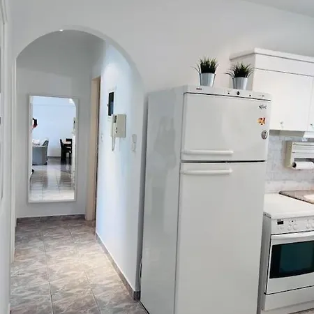 דירה Akrata Apartment *