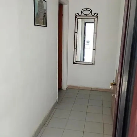 ισόγειο σπίτι 60τμ, *